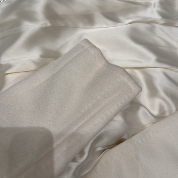 Max Mara Wool Coat - Timeless Elegance and Italian Craftsmanship π - Picture 13 of 16